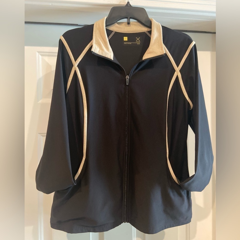 Xersion~Neutral~Black w/Shimmery Tan Detail~Front Zip Closure~Pockets~Size L